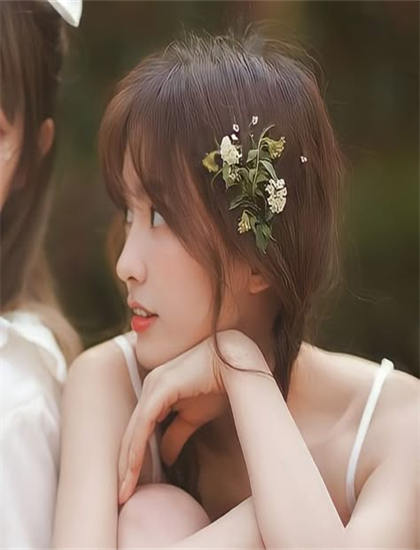 《彩色二战 第一季》叙事手法解析：时间线安排与视角切换技巧探讨